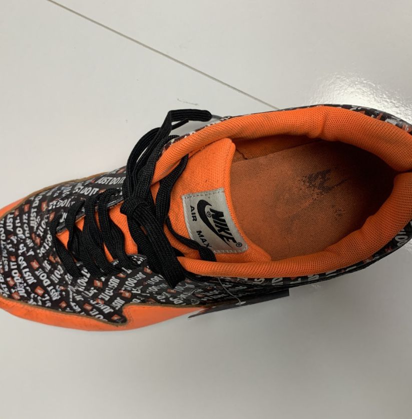 Nike Air Max "Just Do It" Trainers