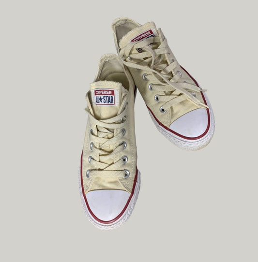 Converse Low Top Beige Sneakers