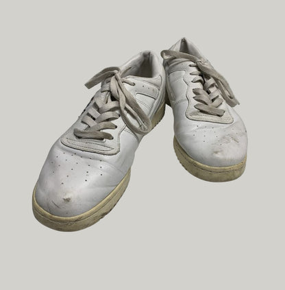 Vintage Fila White Leather Low-Top Sneakers