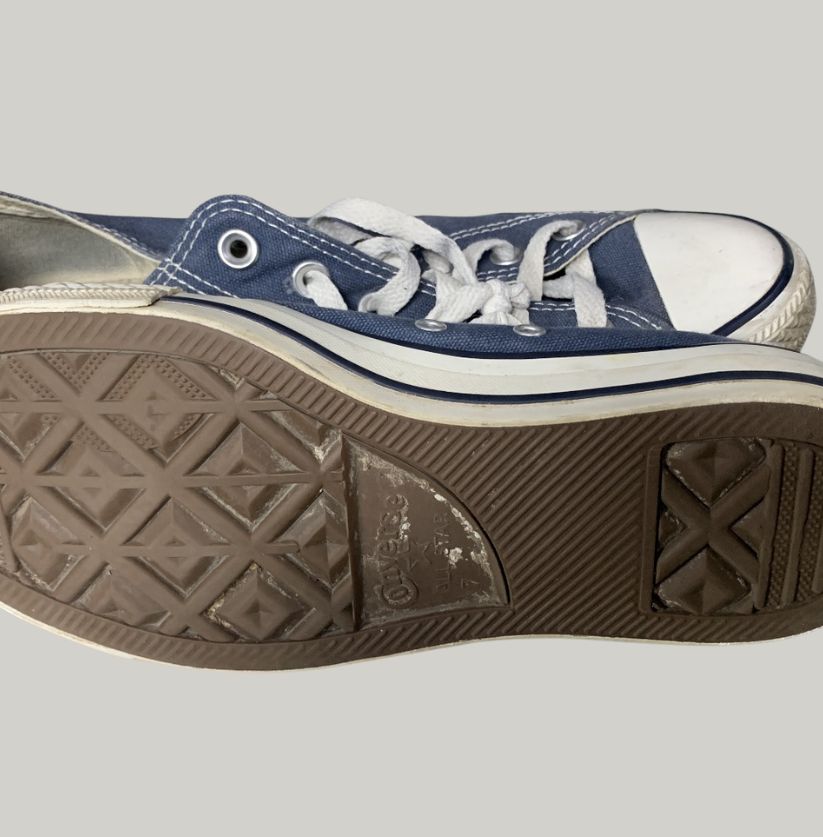Converse Low Top Navy Blue Sneakers