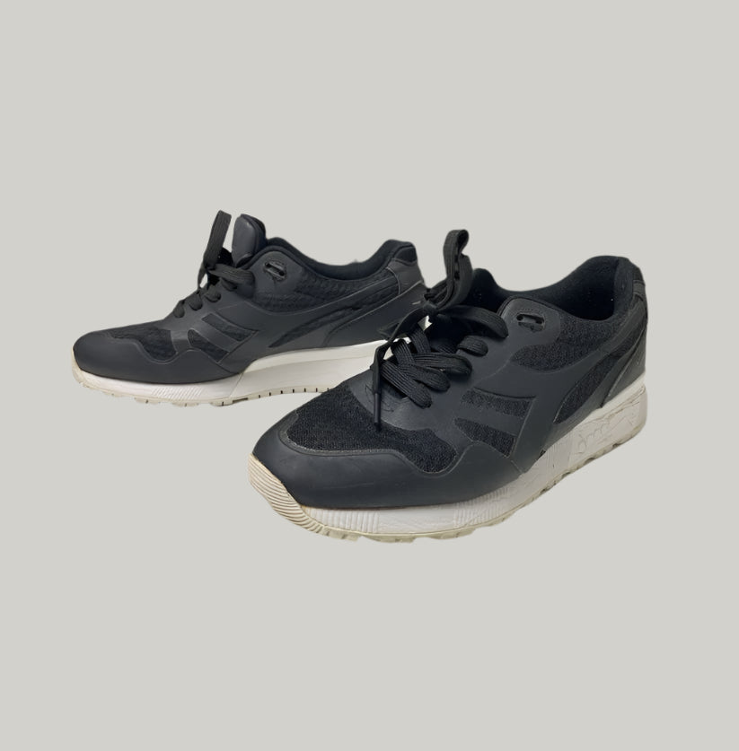Diadora Black Running Trainers