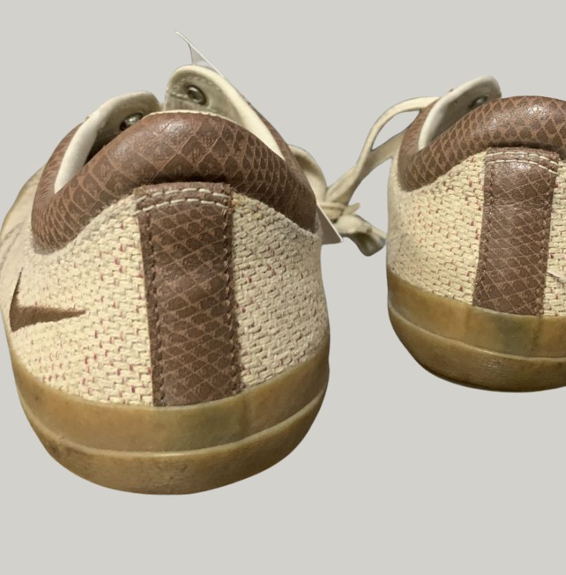 Vintage Nike Low-Top Sneakers