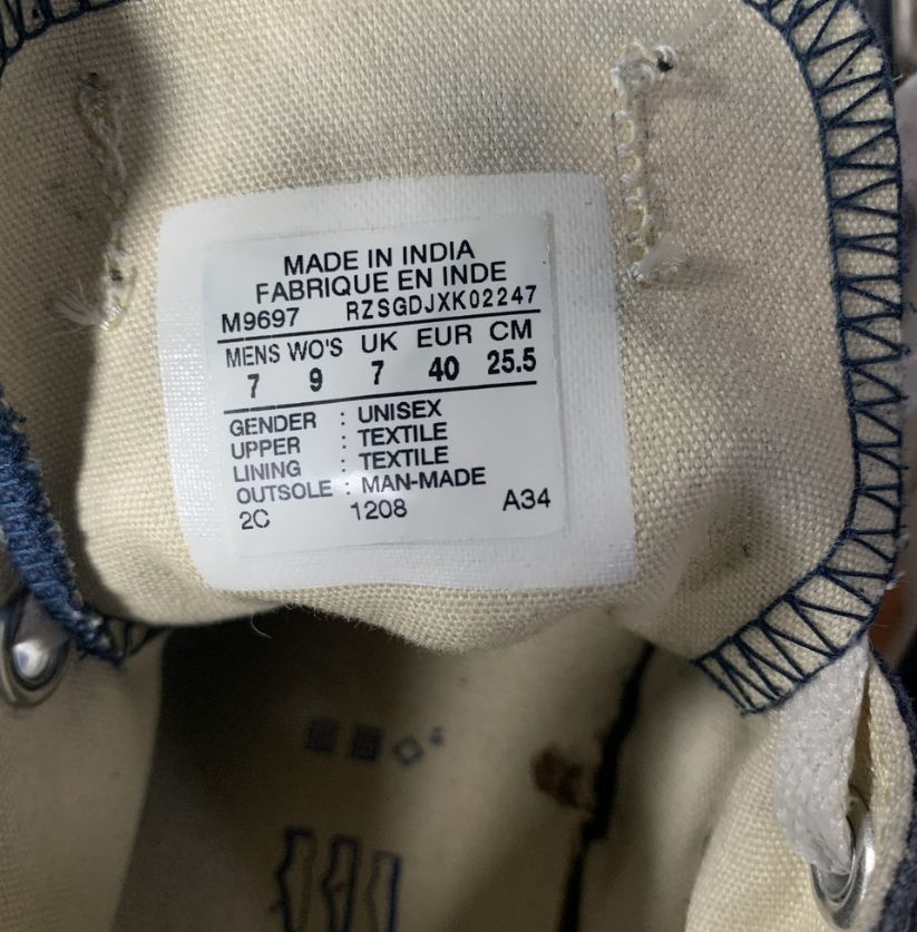 Converse Low Top Navy Blue Sneakers